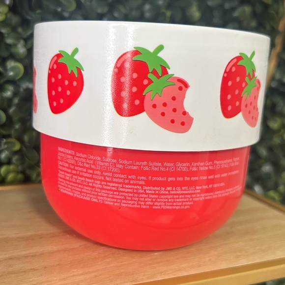 Strawberry Shortcake South Beach Exfoliating Body Scrub - Picture 3 of 3
